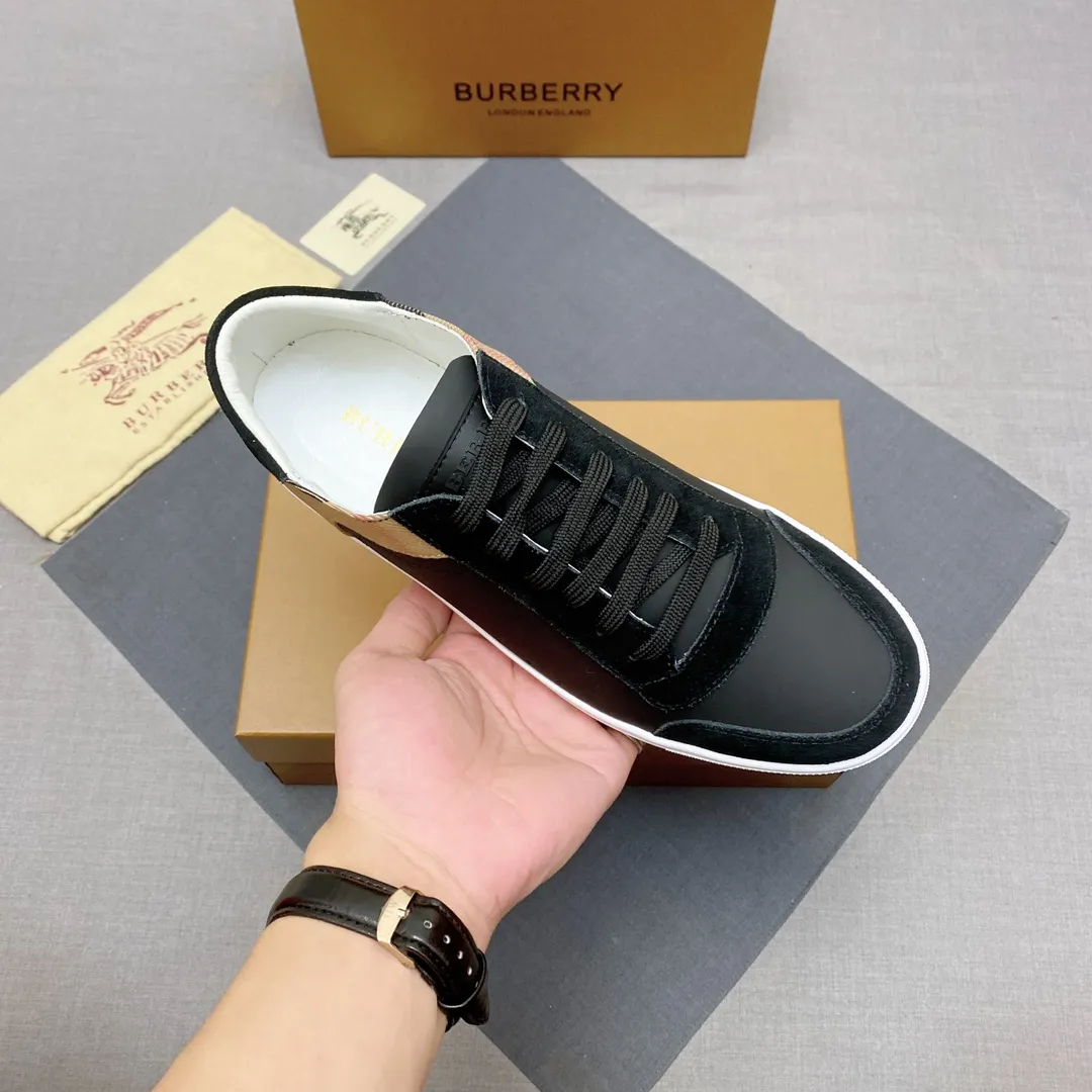 p400 【Burberry】Burberry’s new men’s casual shoes! Classic striped cloth paired with imported first-layer silk calfskin and high-mercerized nubuck leather. Real sheepskin lining is very comfortable. Original outsole. Two-color selection, details determine quality. Welcome to compare. Size: 38-44 No. 068